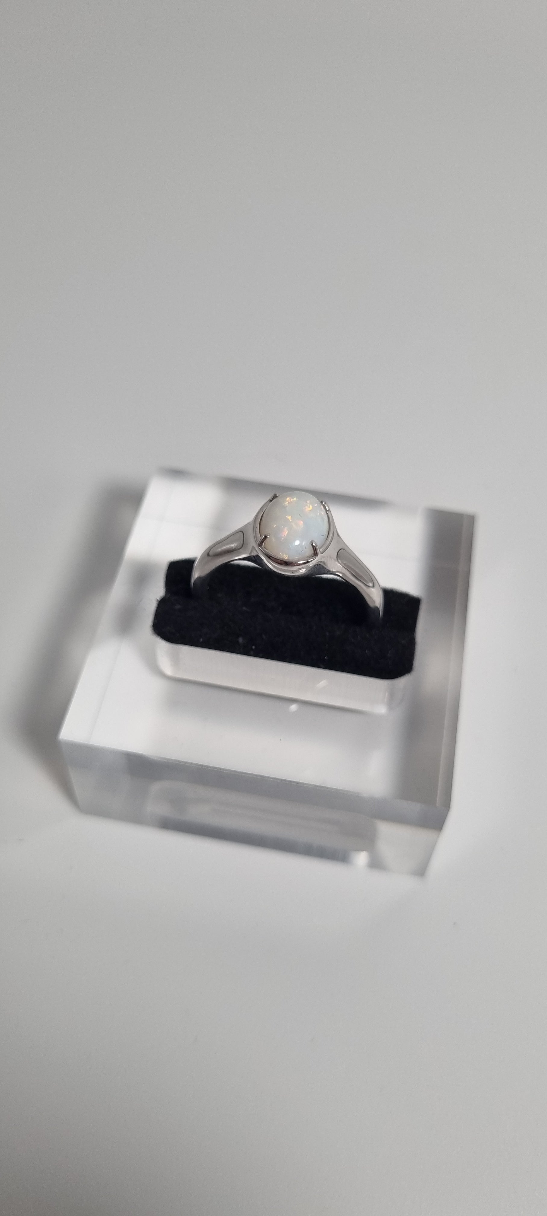 1.5ct White Opal
