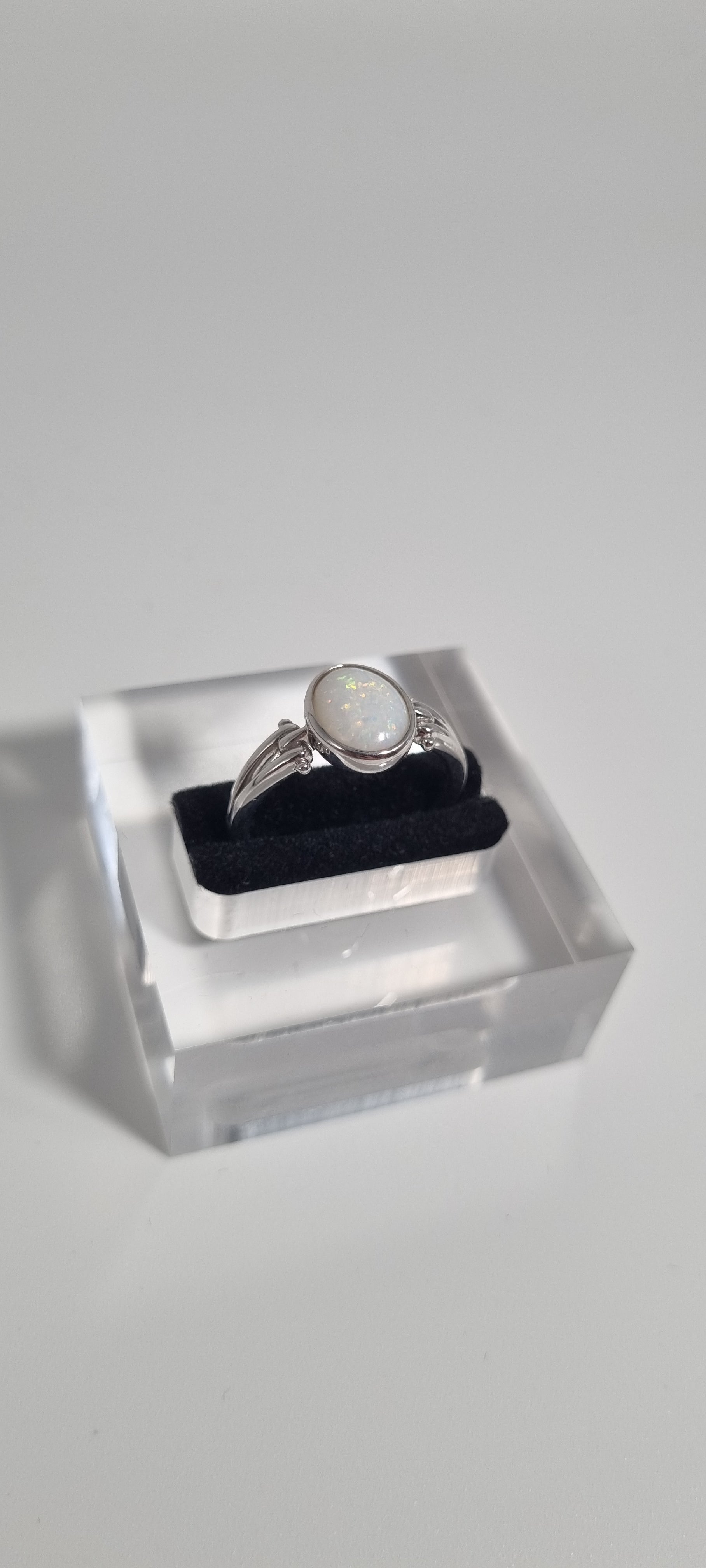 1.5ct White Opal