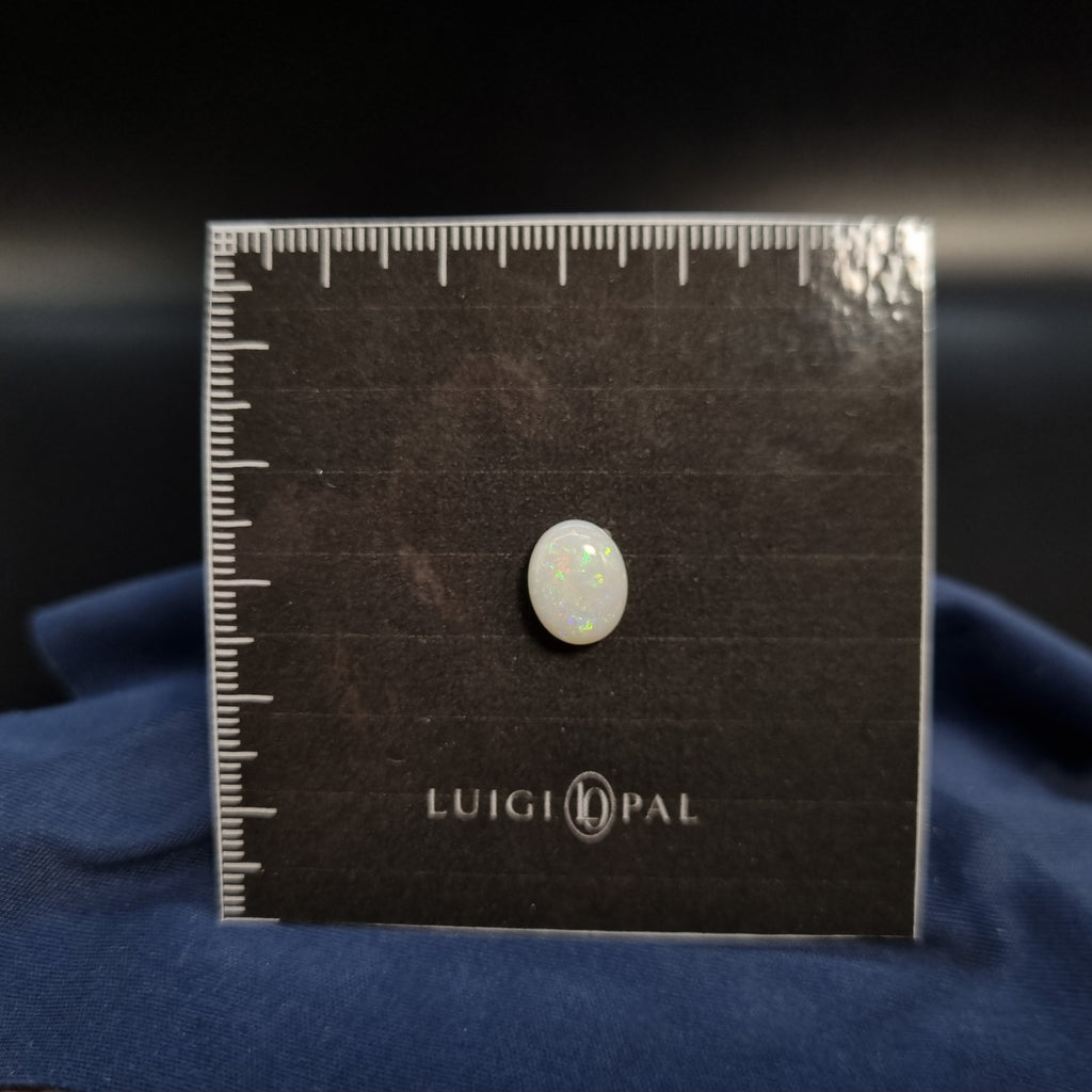 White Opal 1.9ct / 10x8 Oval