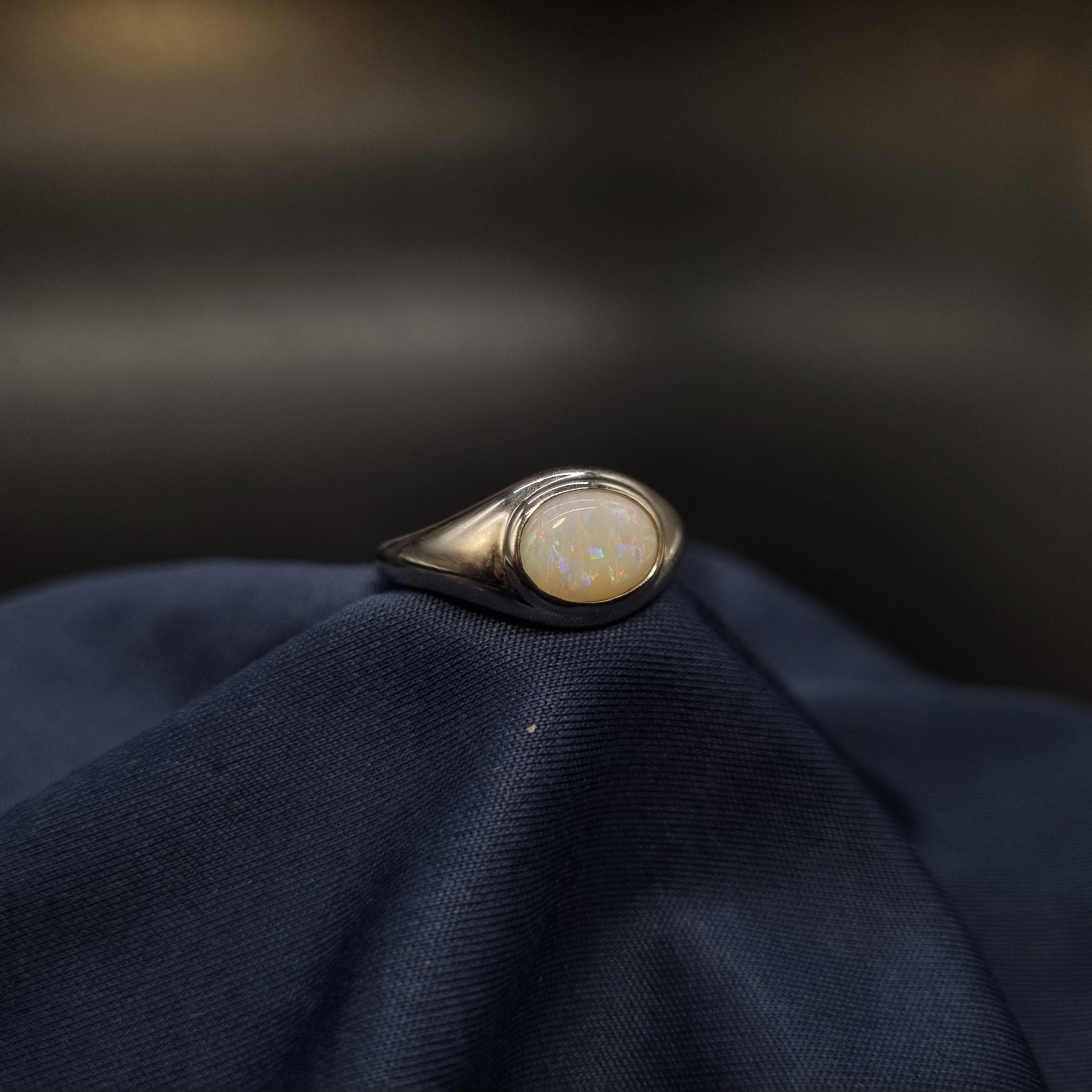 .95ct White Opal