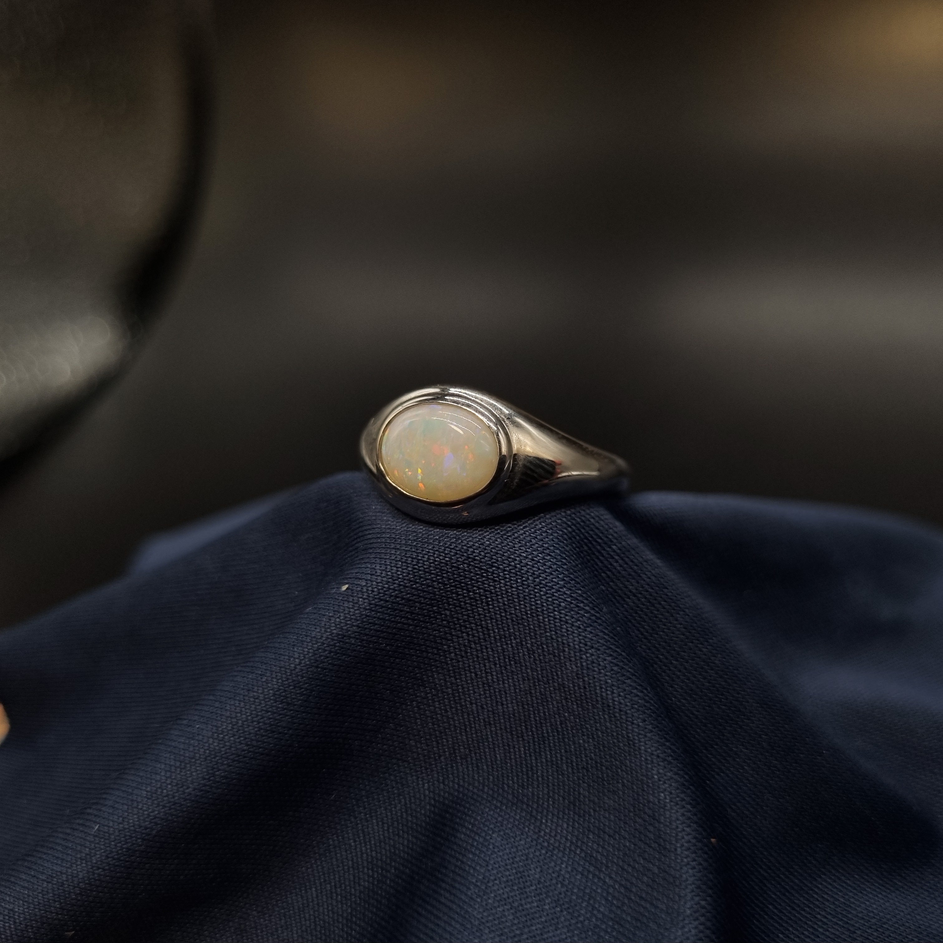 .95ct White Opal