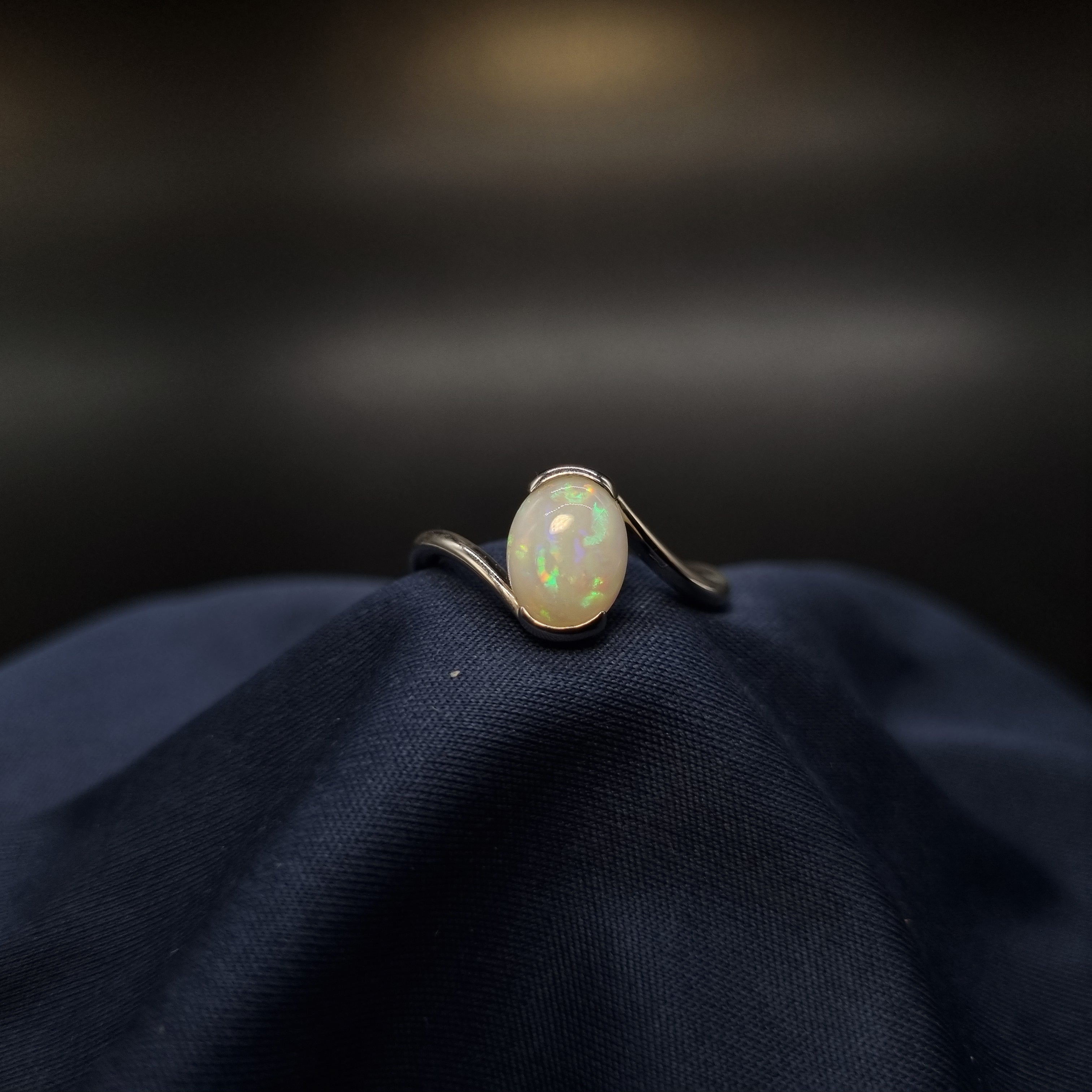 1.4ct White Opal