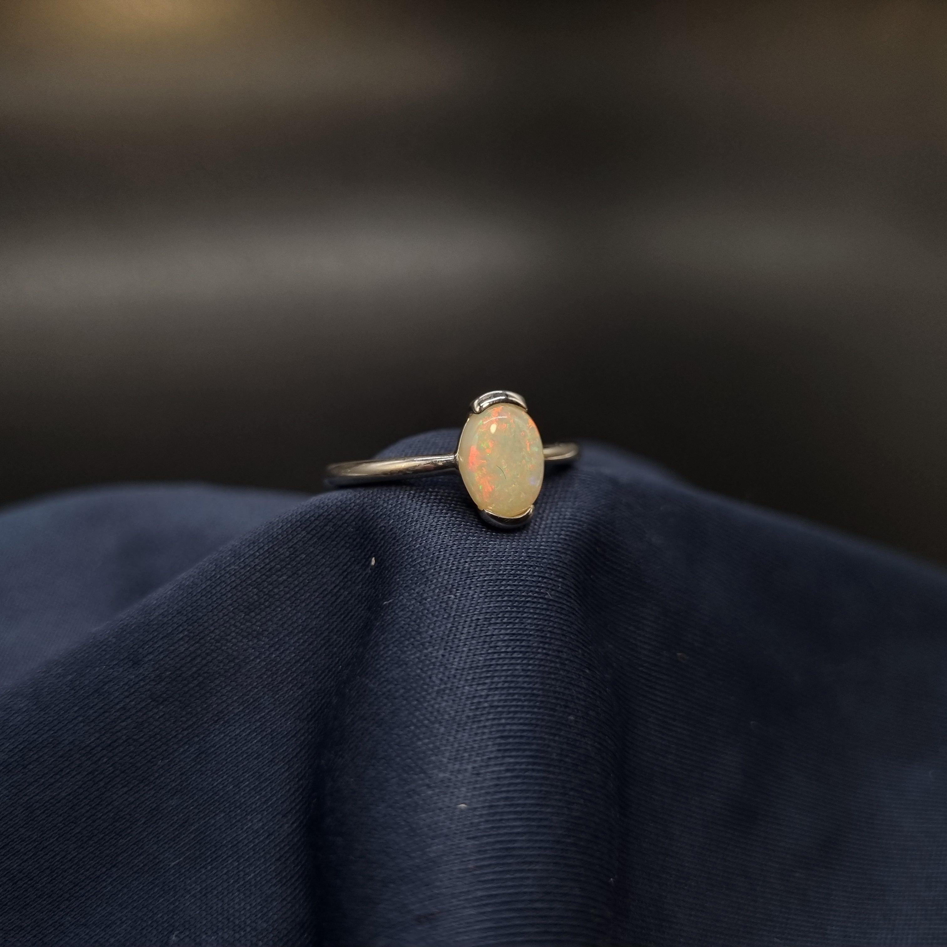 .8ct Solid White Opal