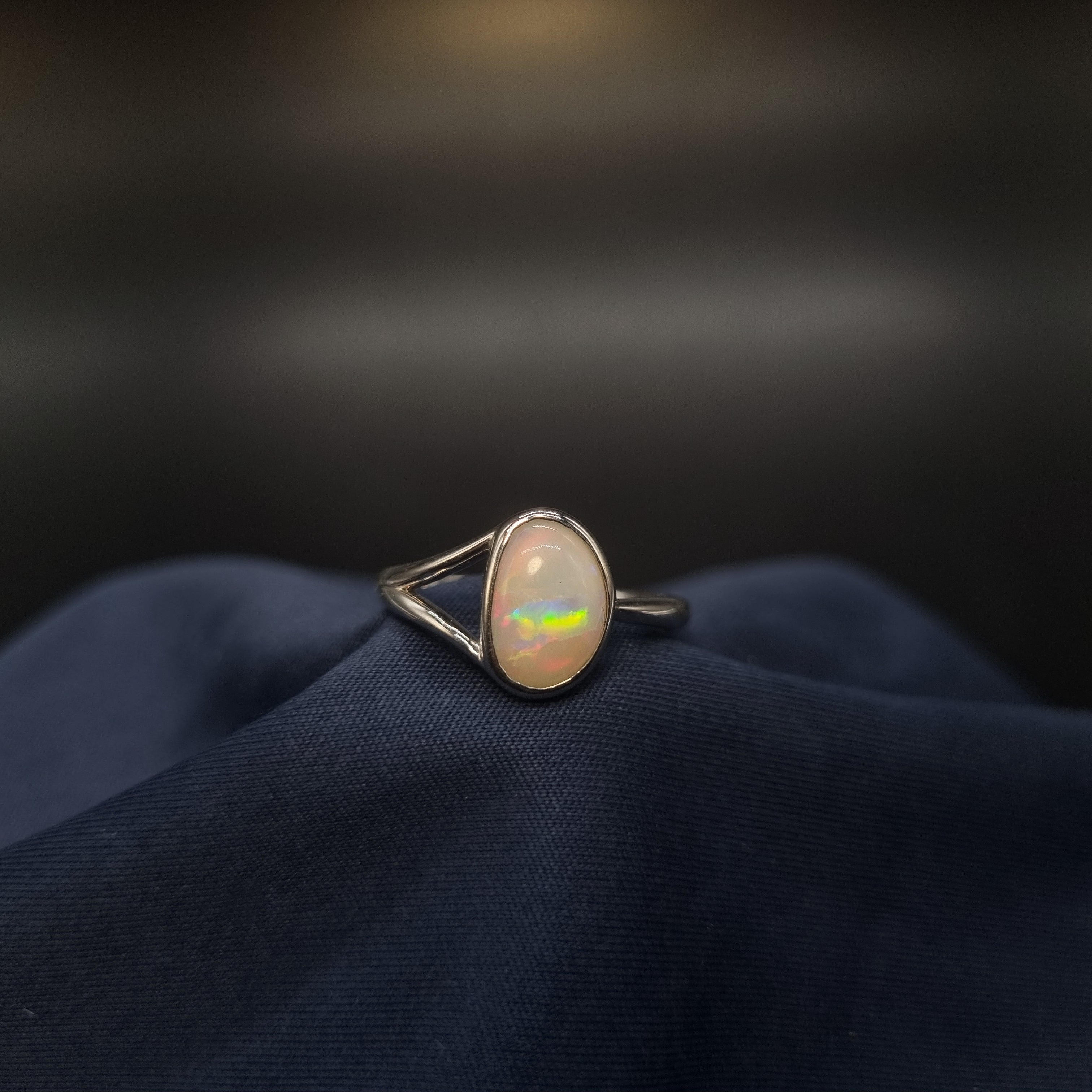 1.35ct White Opal