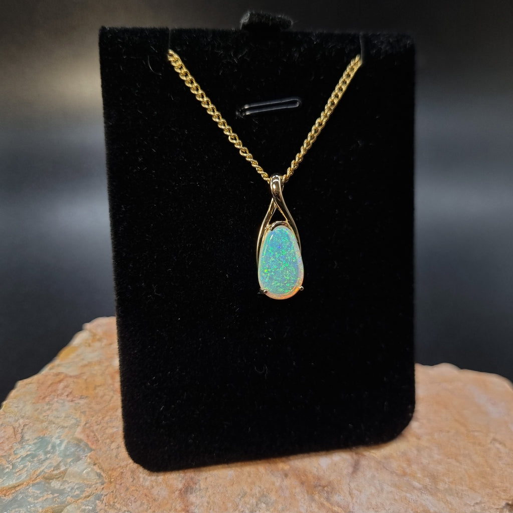 2.2ct Solid Crystal Opal in 9k Gold