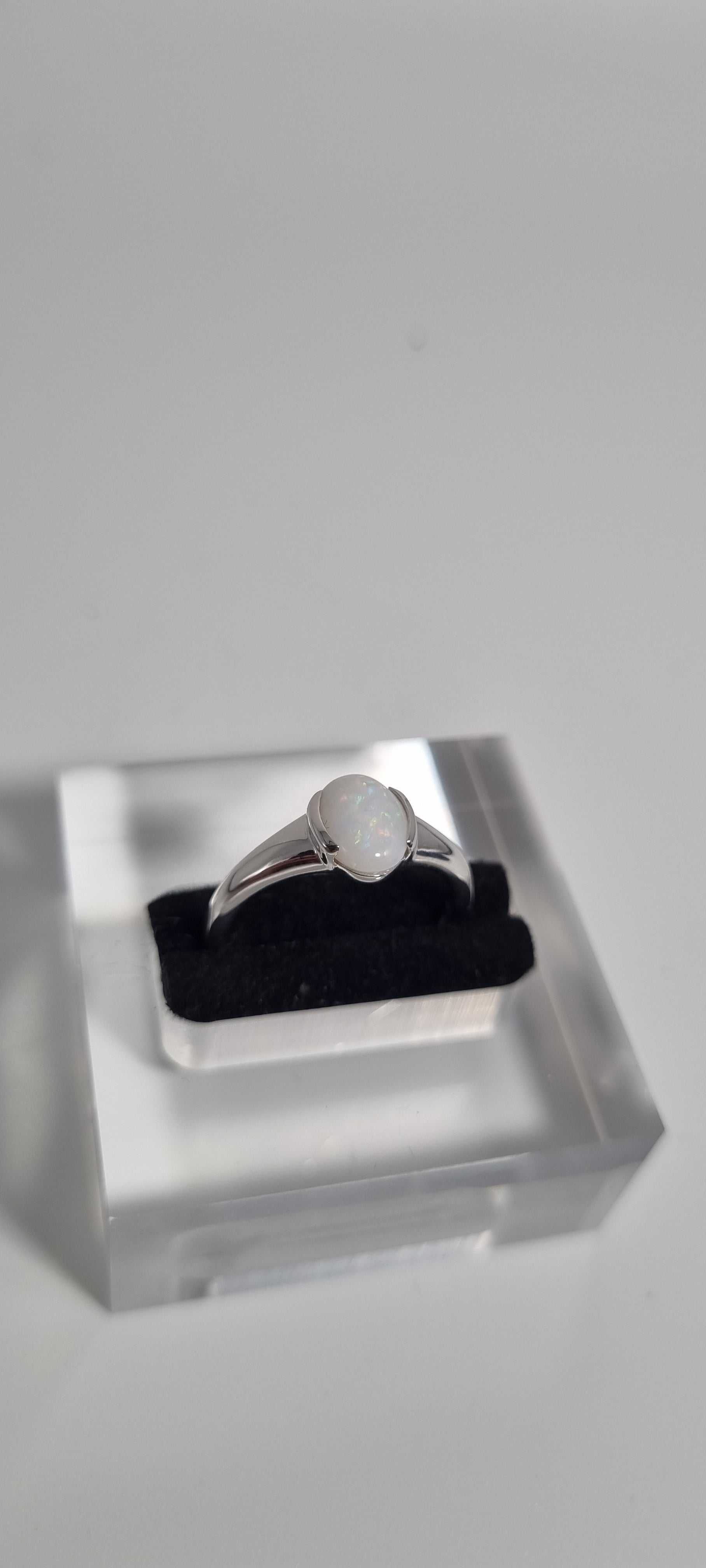 1.25ct White Opal