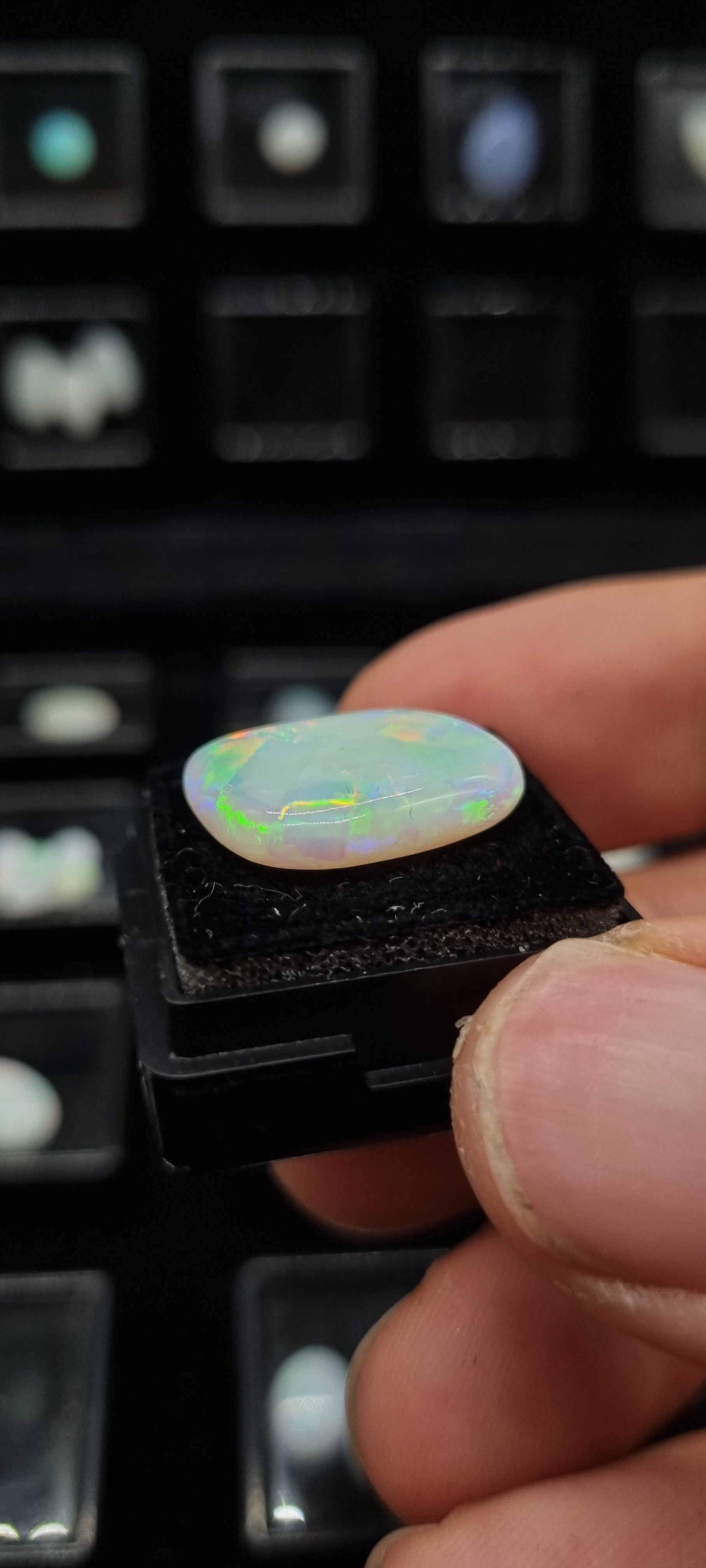 10ct Light/Semi Crystal Opal