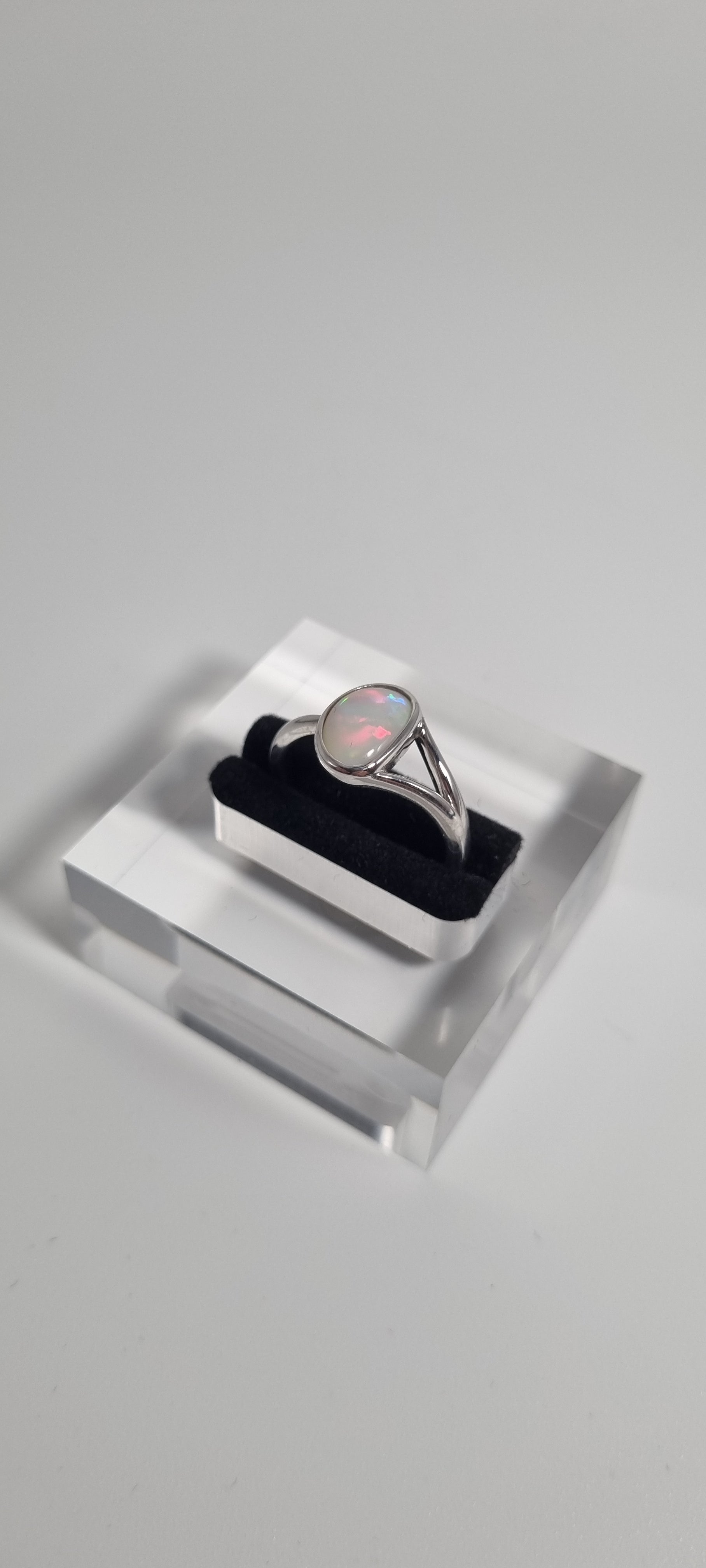 1.35ct White Opal
