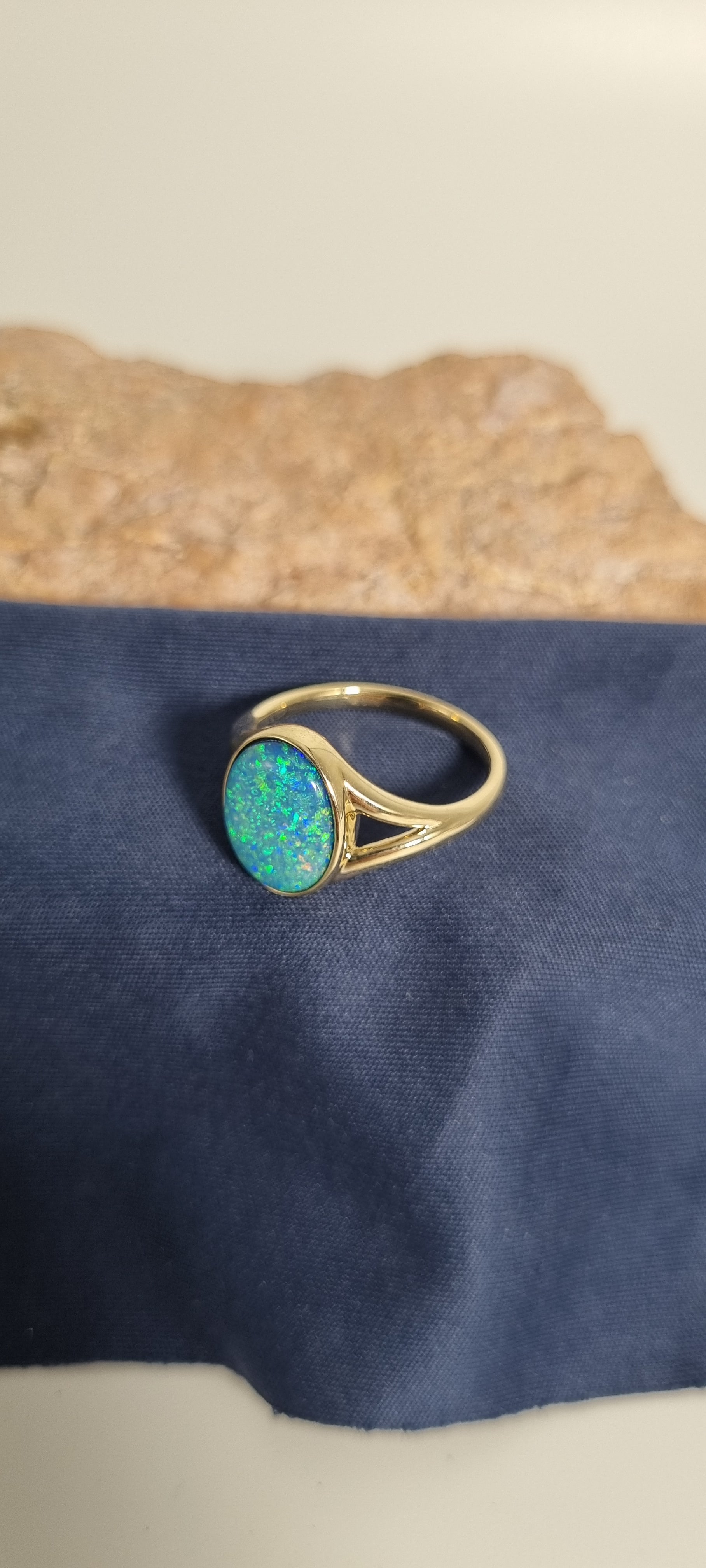 9k Gold Ring with 3.6ct Doublet Opal