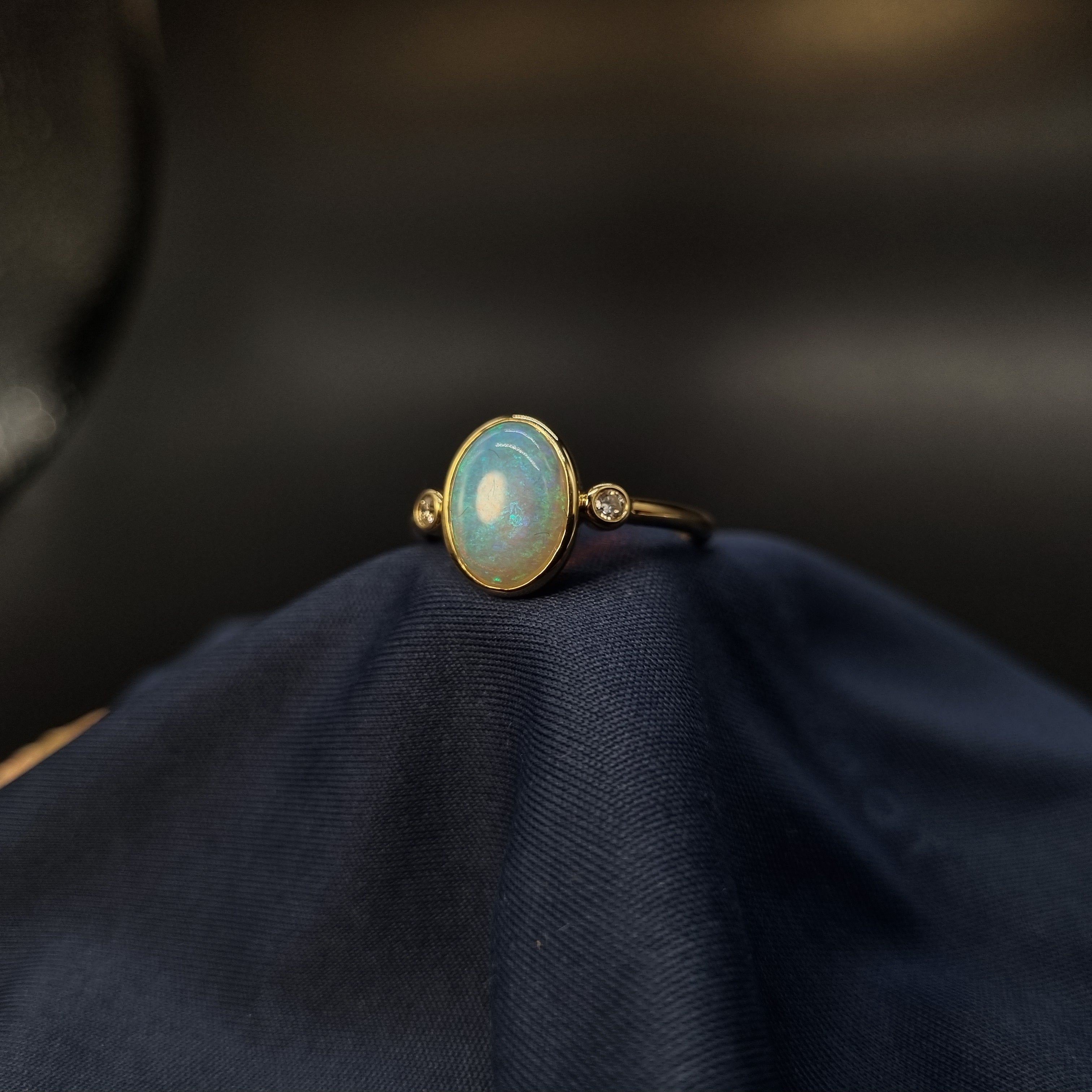 1.7ct Solid Opal in 9k Gold W/Zirconia