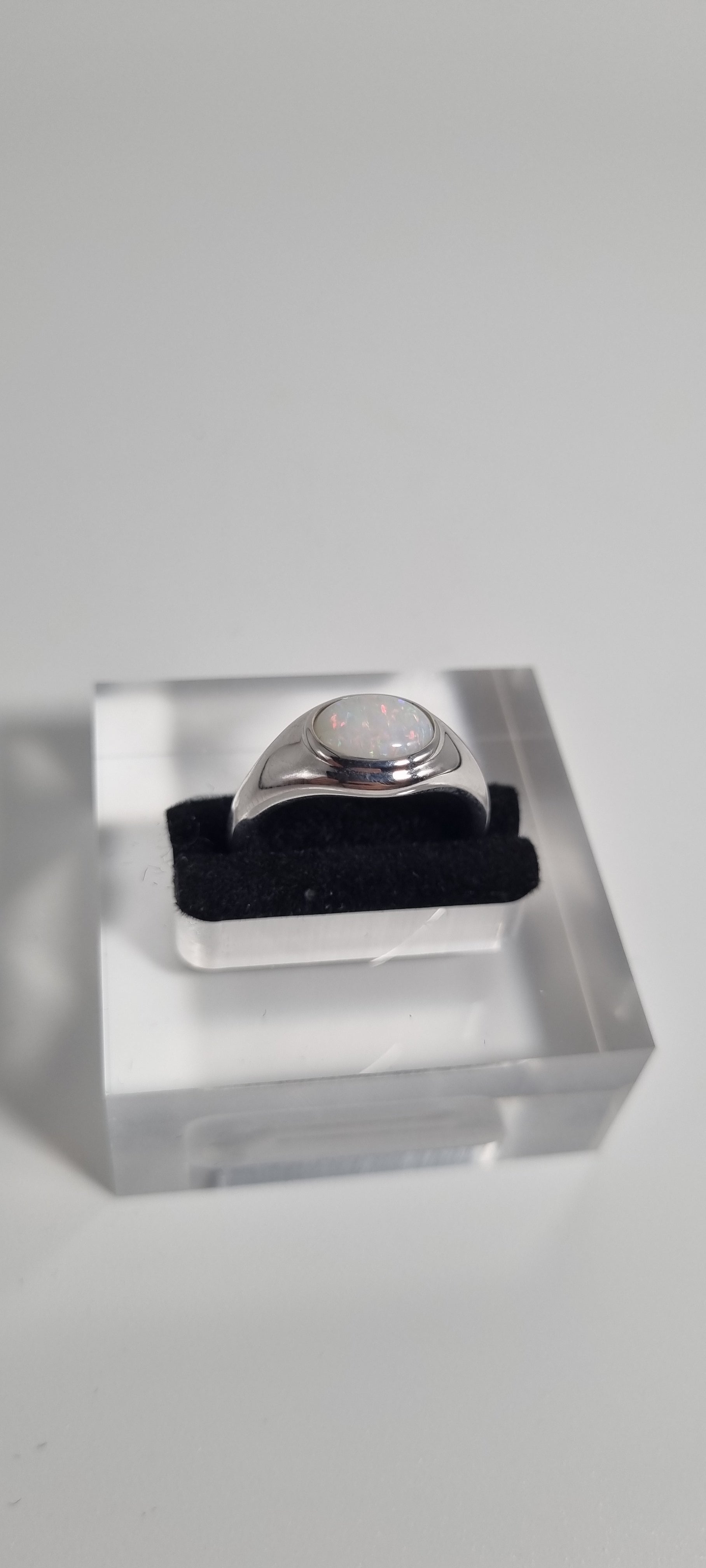 .95ct White Opal