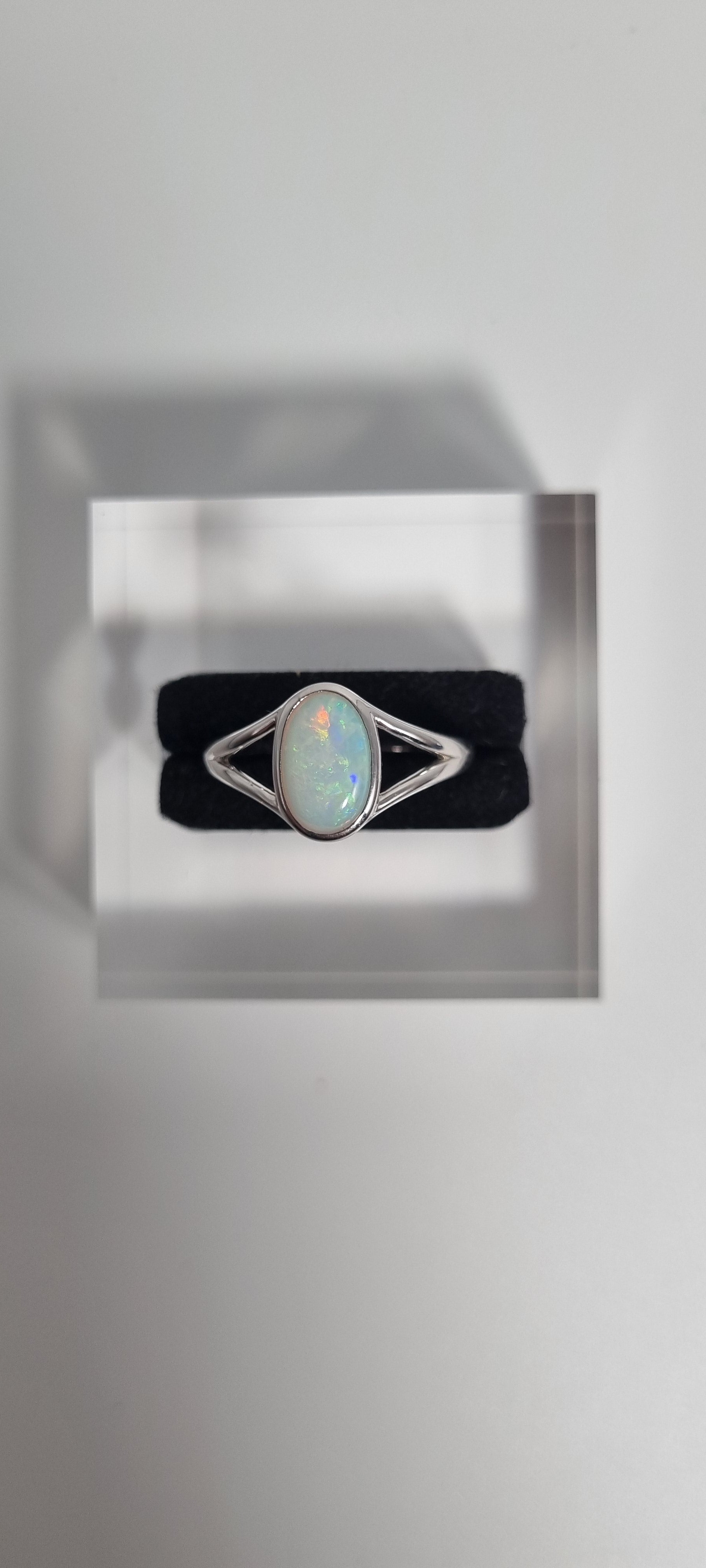 1ct Solid Semi Crystal Opal