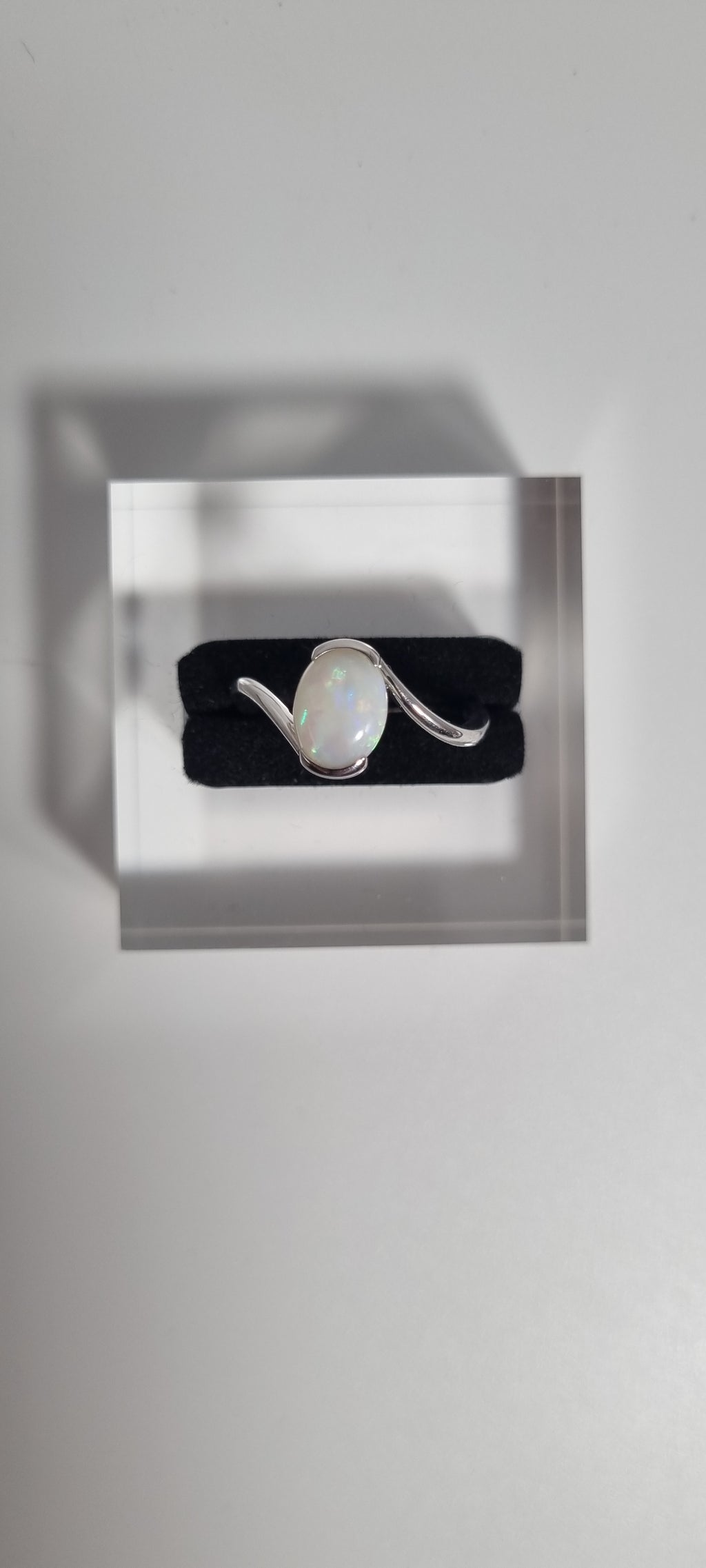 1.4ct White Opal