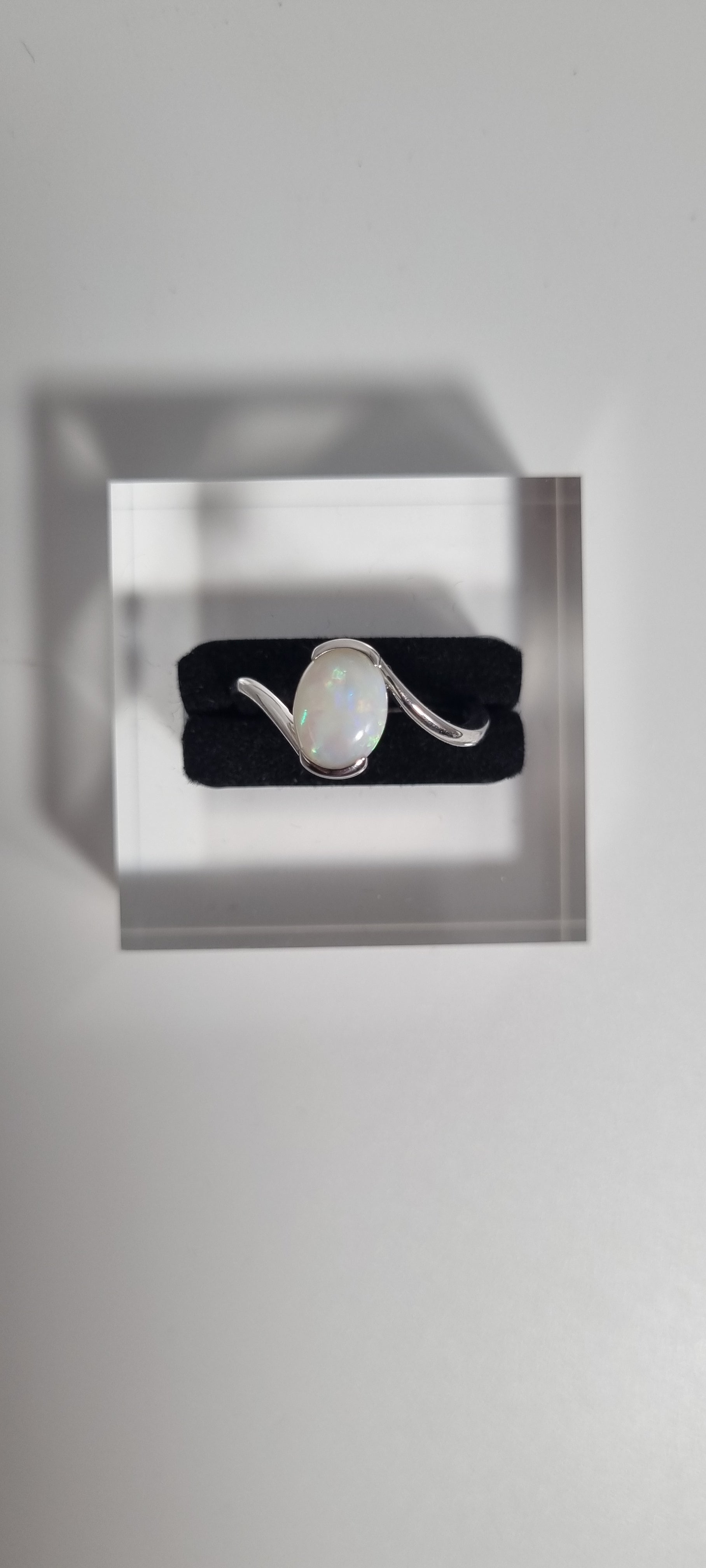 1.4ct White Opal