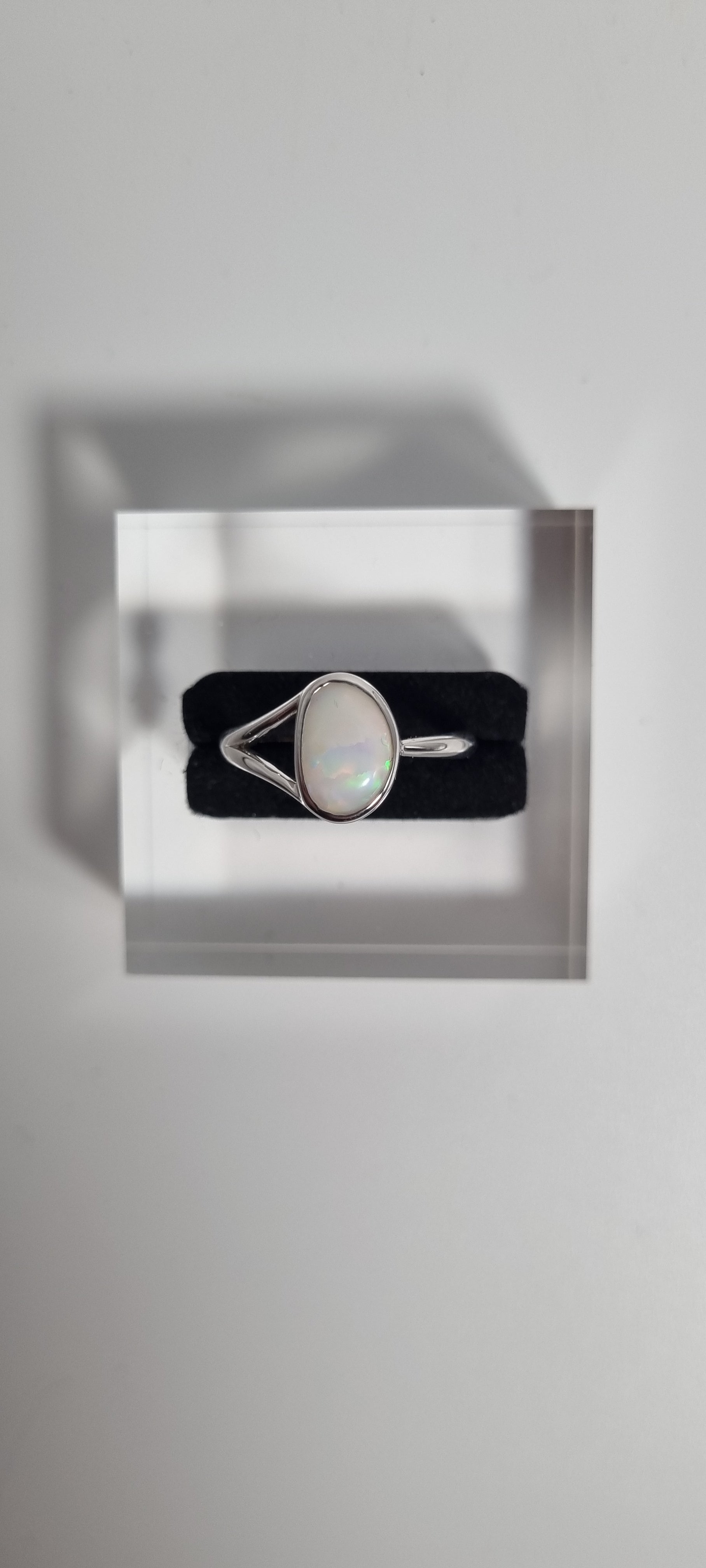 1.35ct White Opal