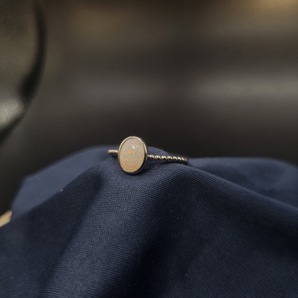 .5ct White Opal