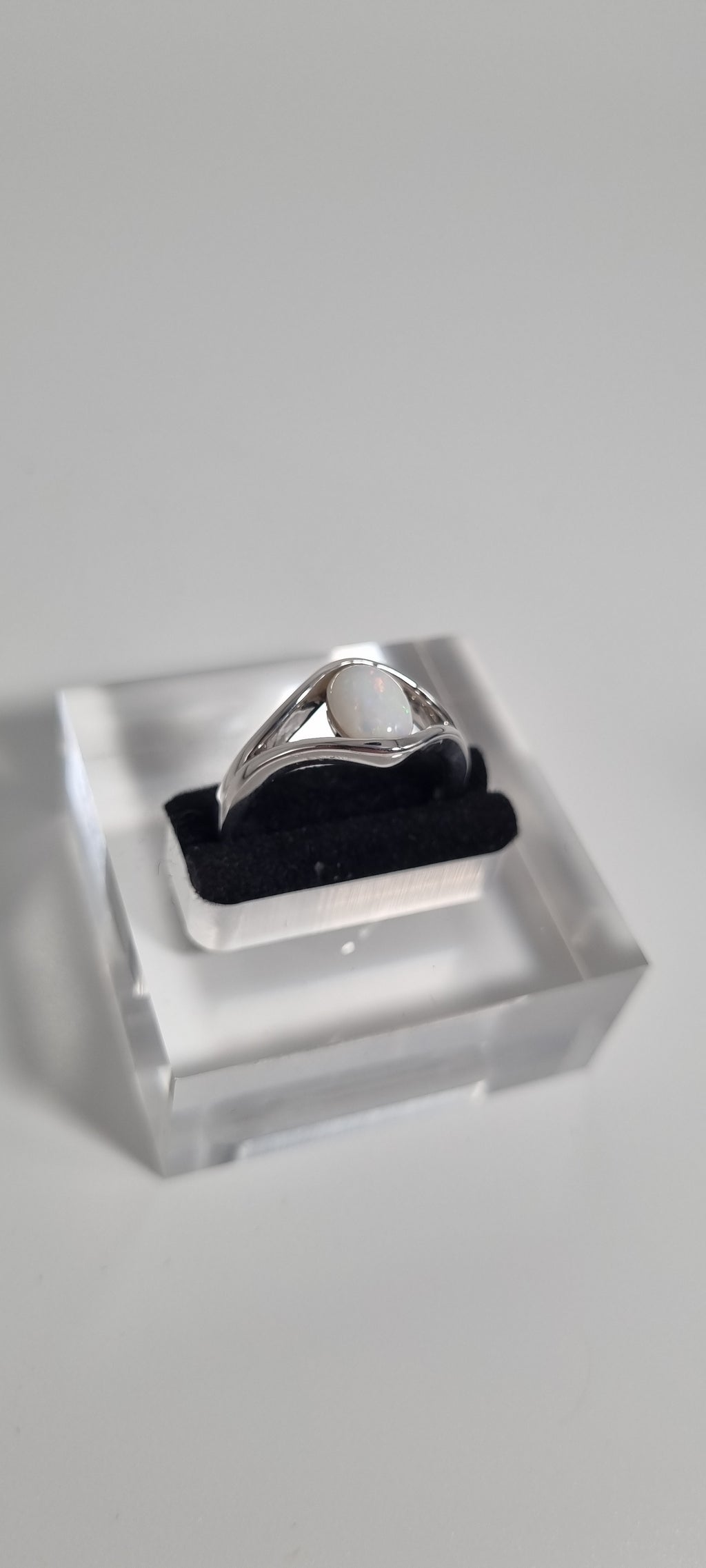 1.15ct White Opal