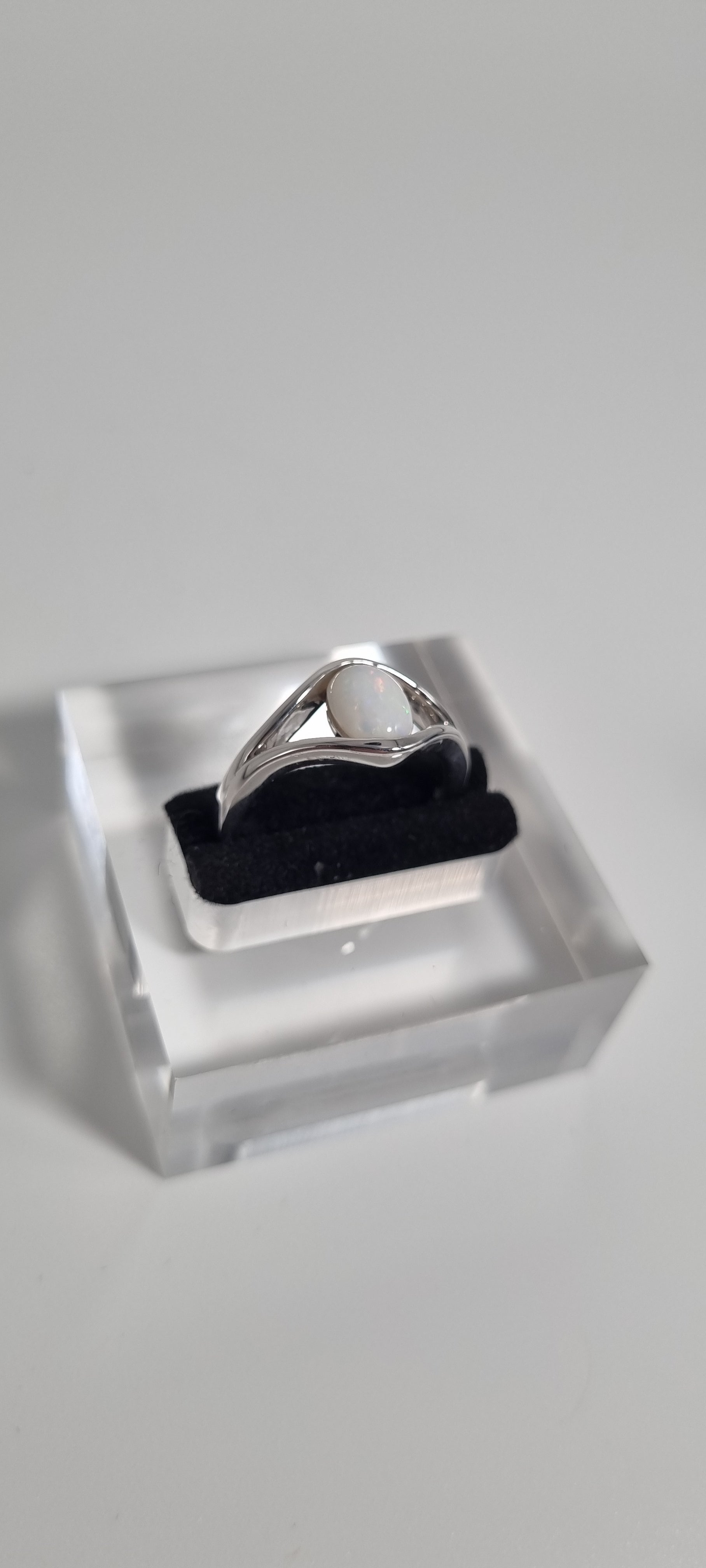 1.15ct White Opal