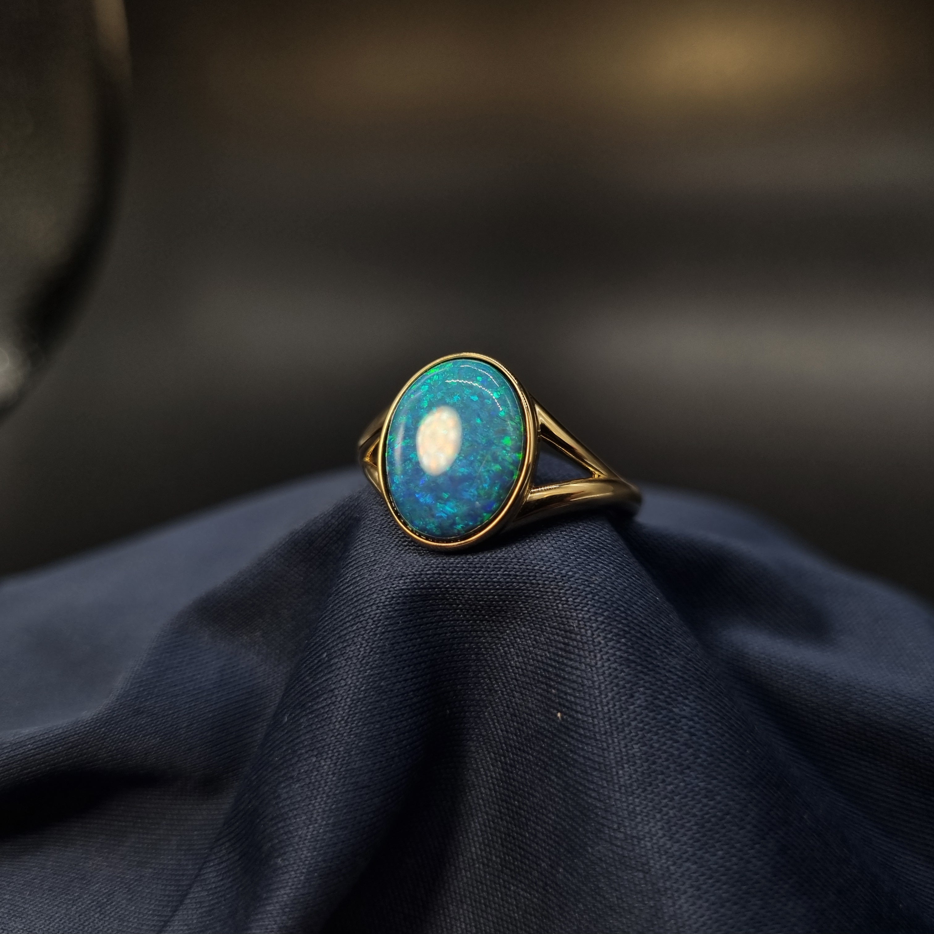 9k Gold Ring with 3.6ct Doublet Opal