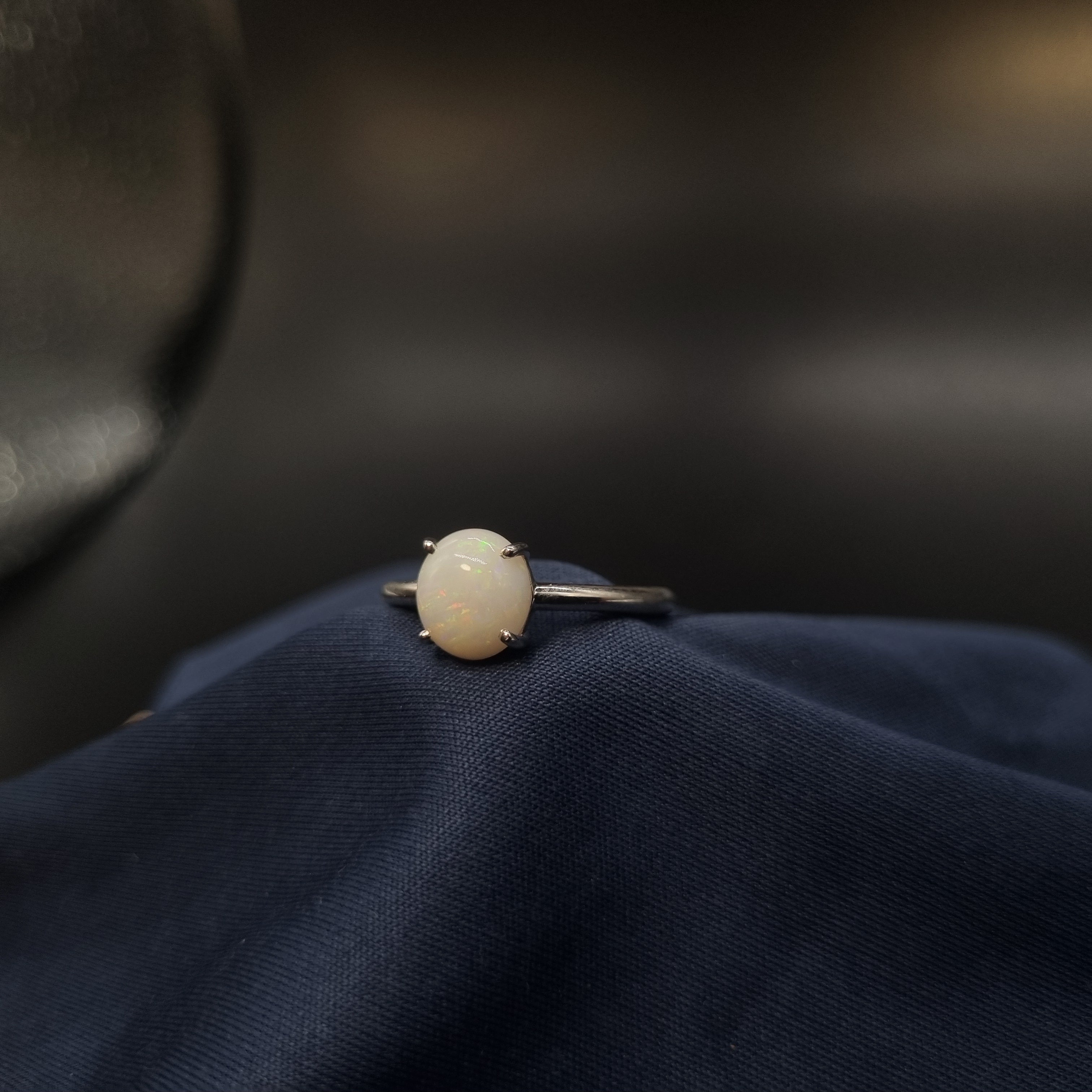 1.6ct White Opal
