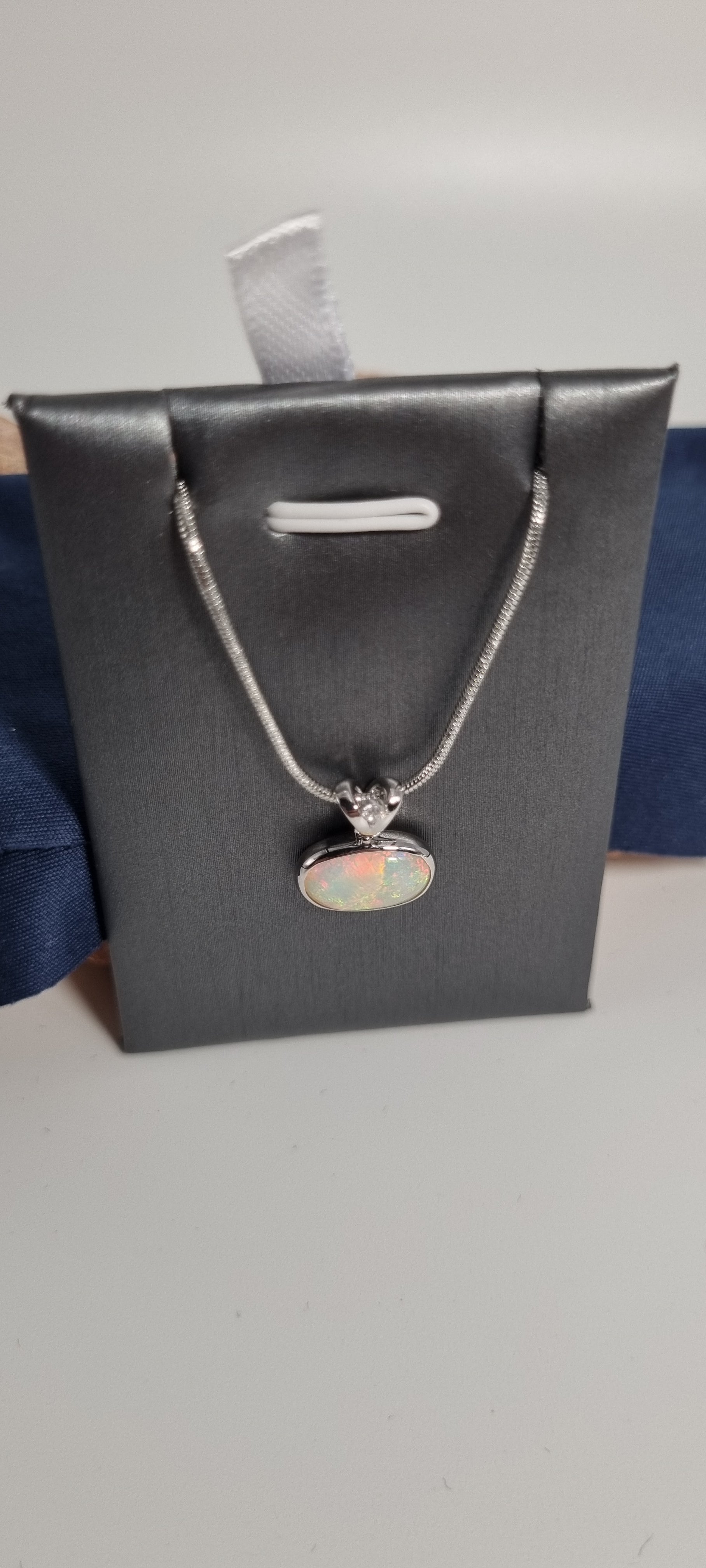 2.5ct Solid Opal w/Zirconia