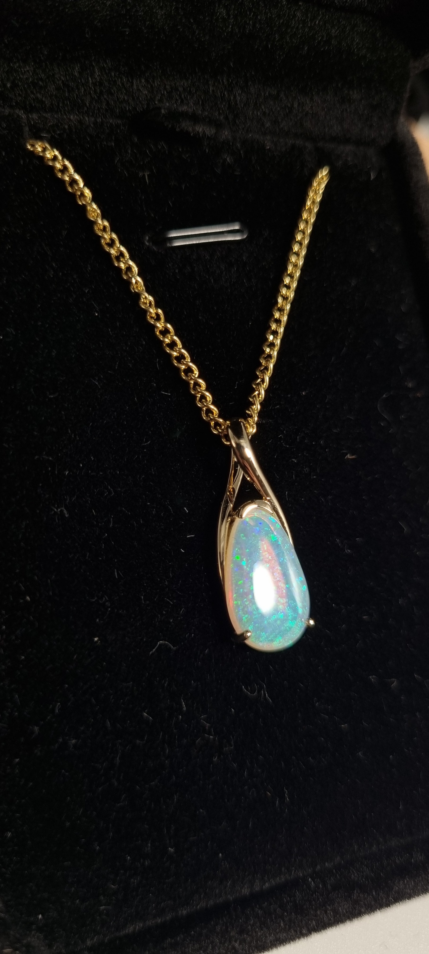 2.2ct Solid Crystal Opal in 9k Gold