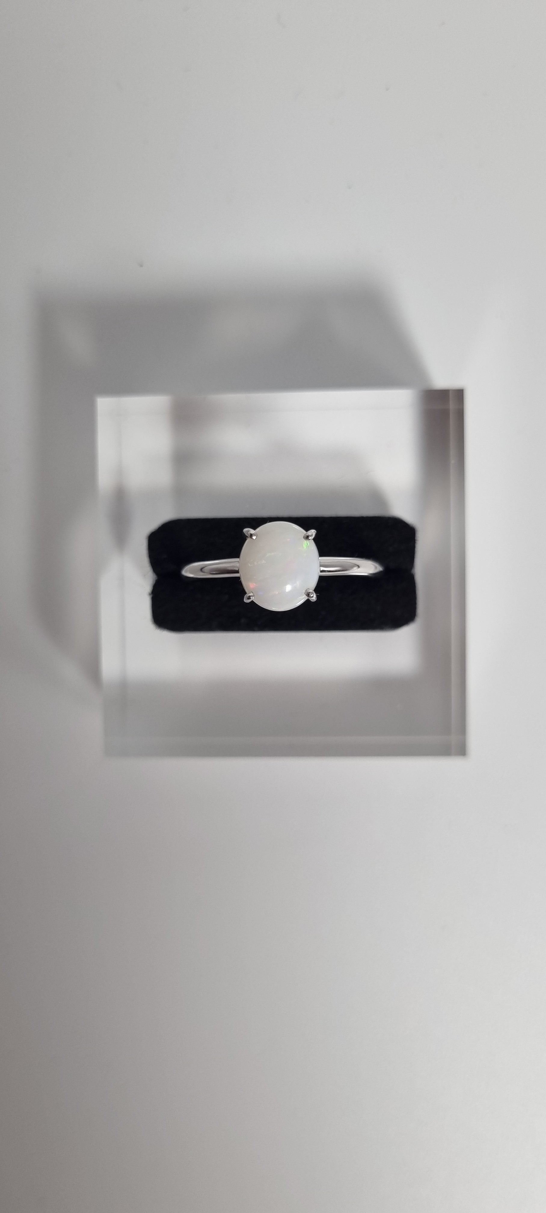 1.6ct White Opal