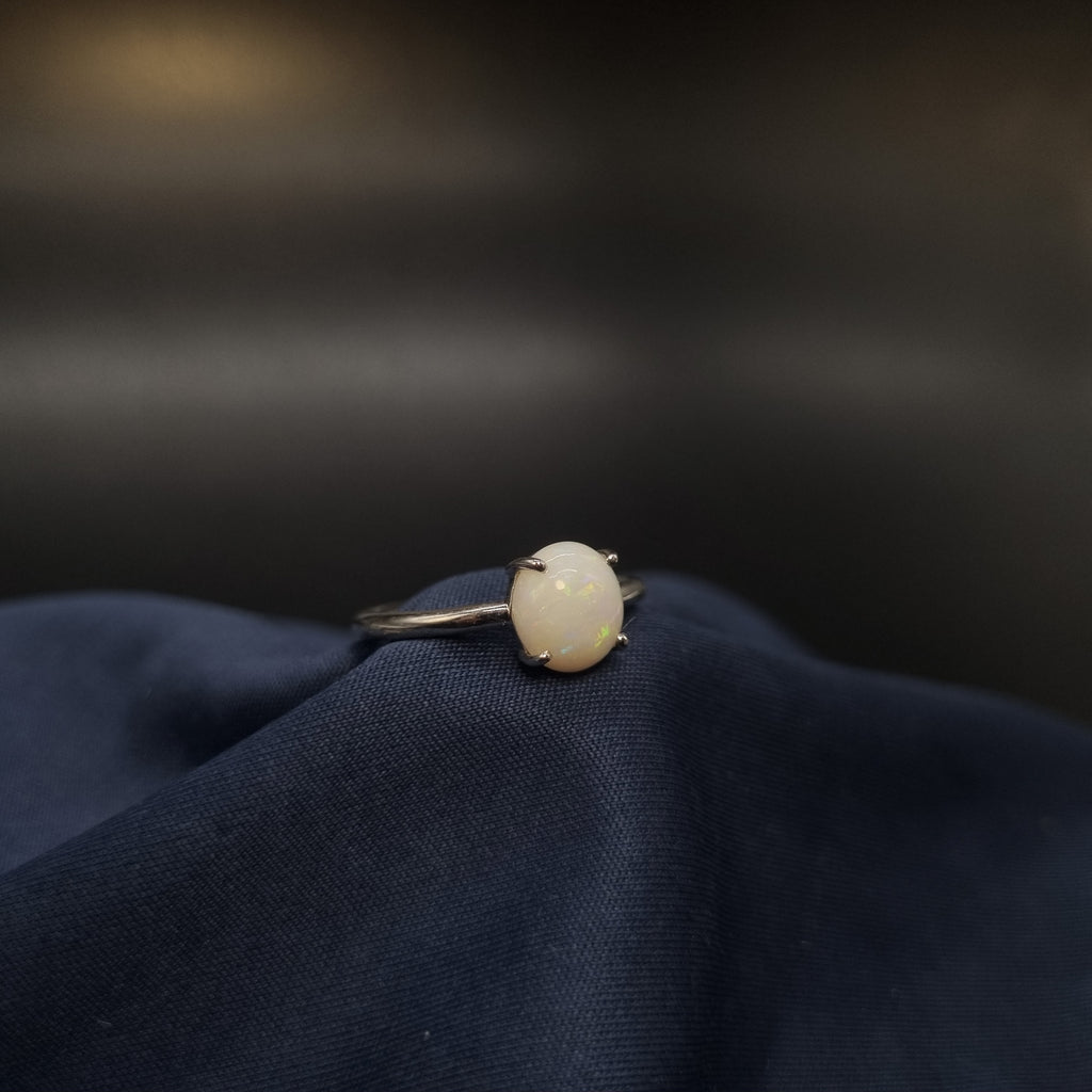 1.6ct White Opal
