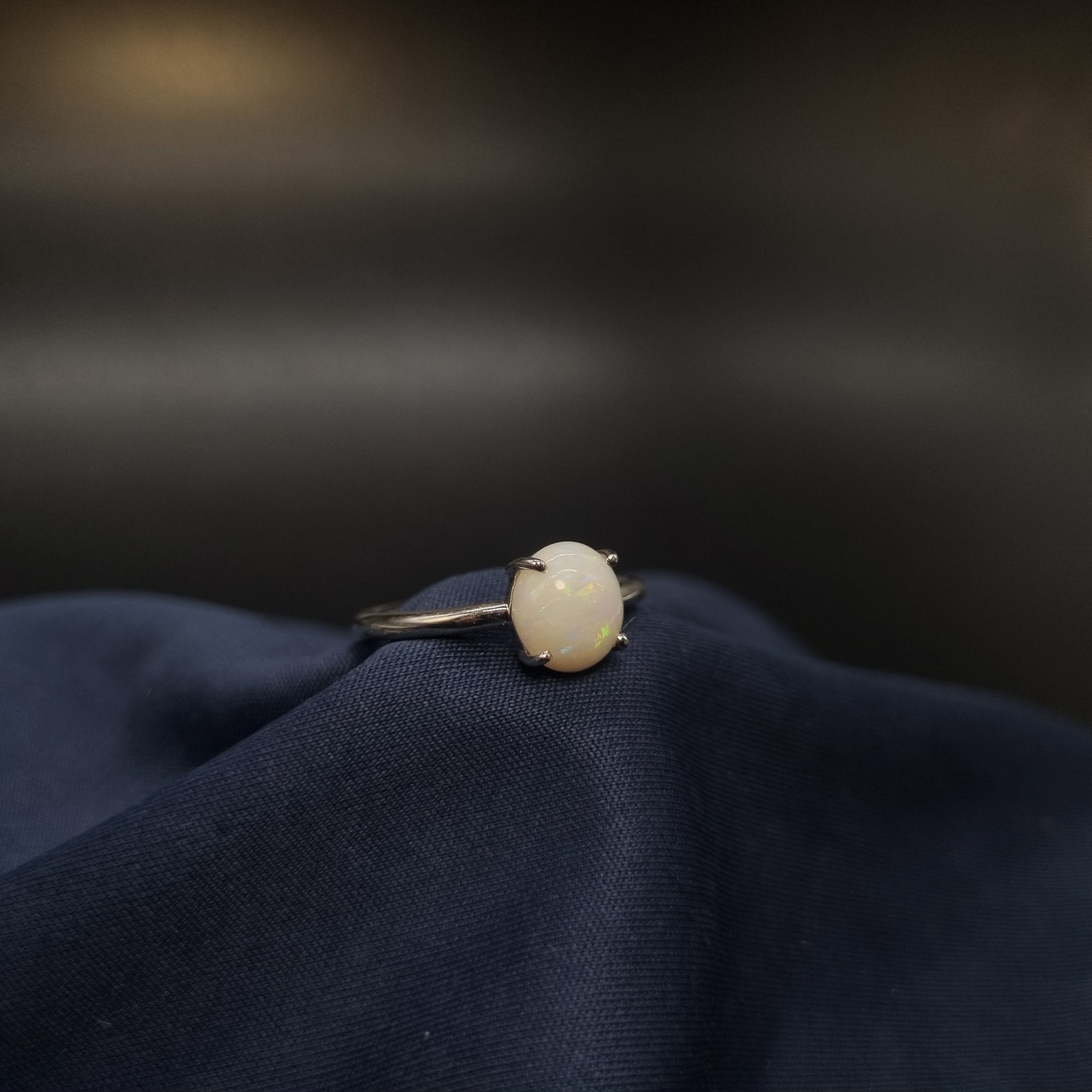 1.6ct White Opal