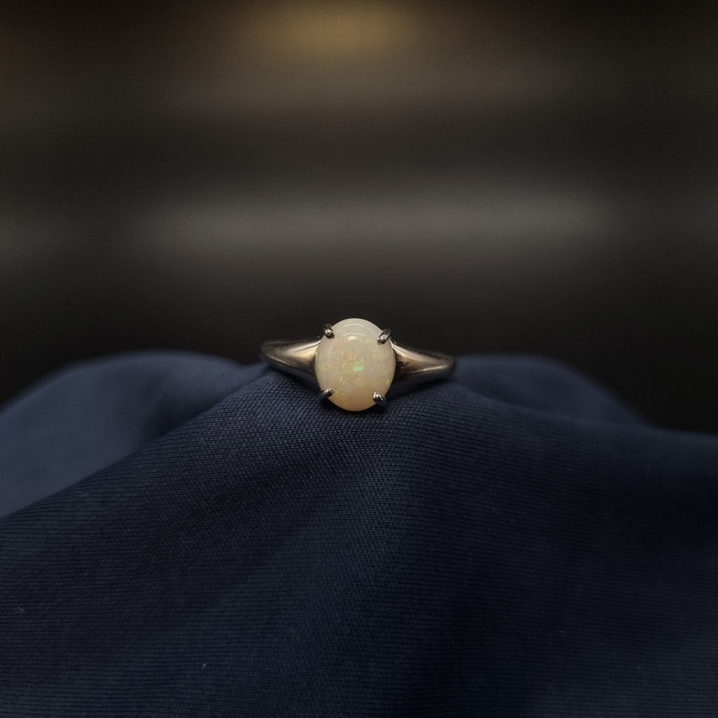 1.25ct White Opal