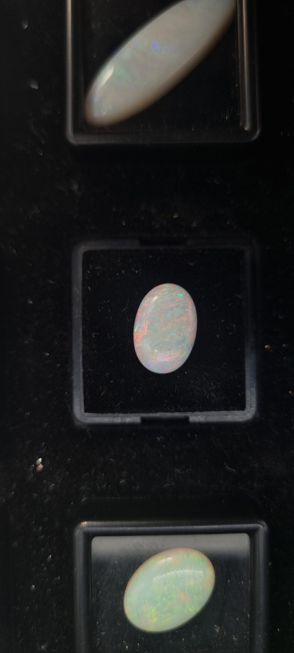 2.6ct Light Opal
