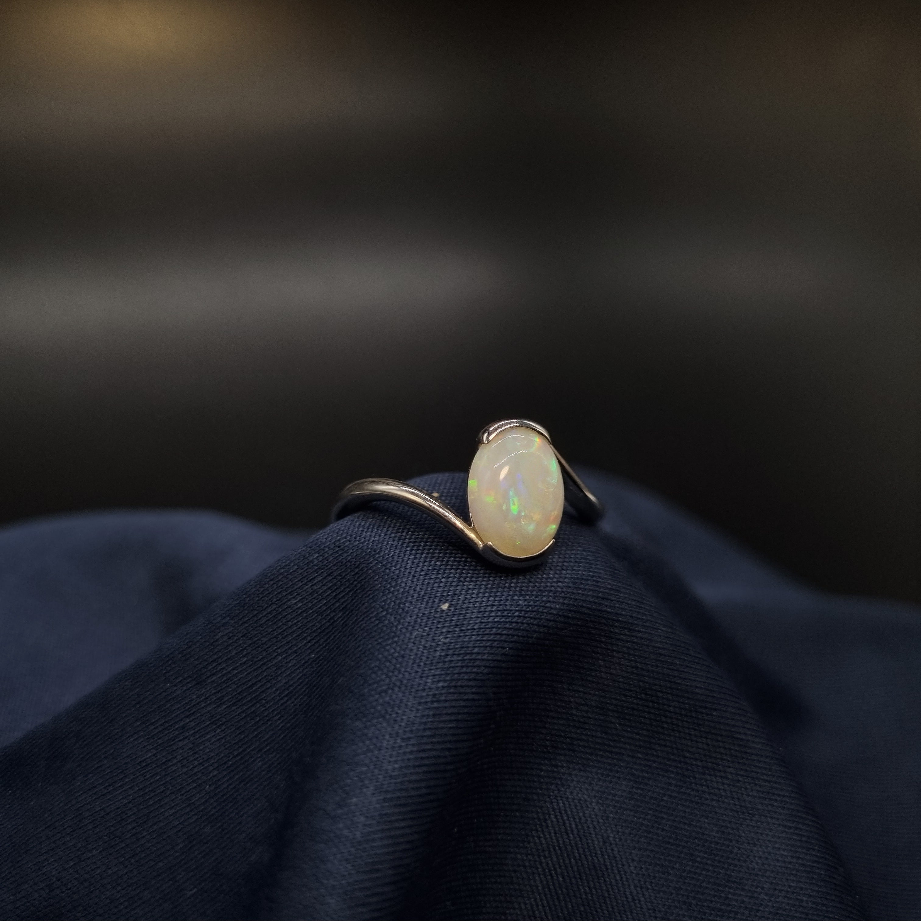 1.4ct White Opal