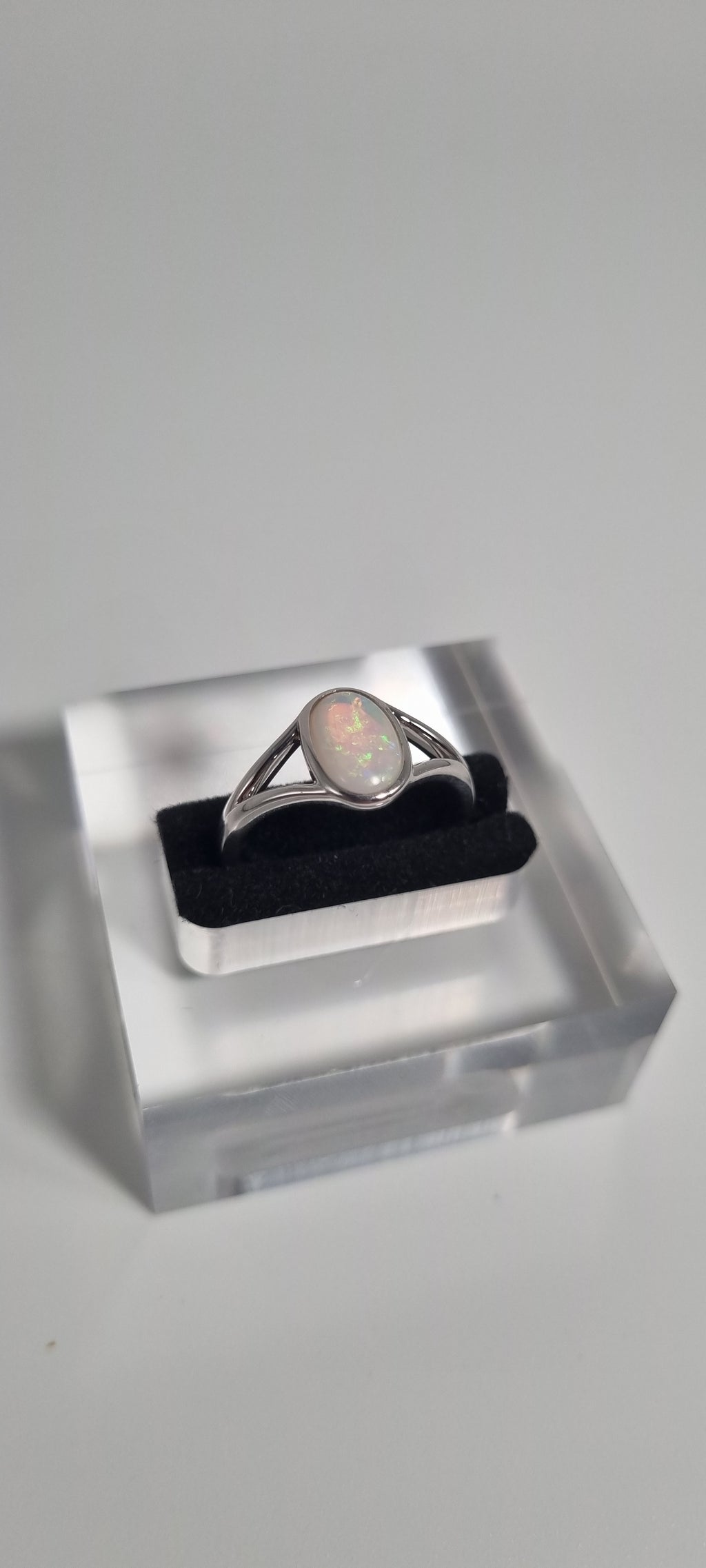 1ct Solid Semi Crystal Opal