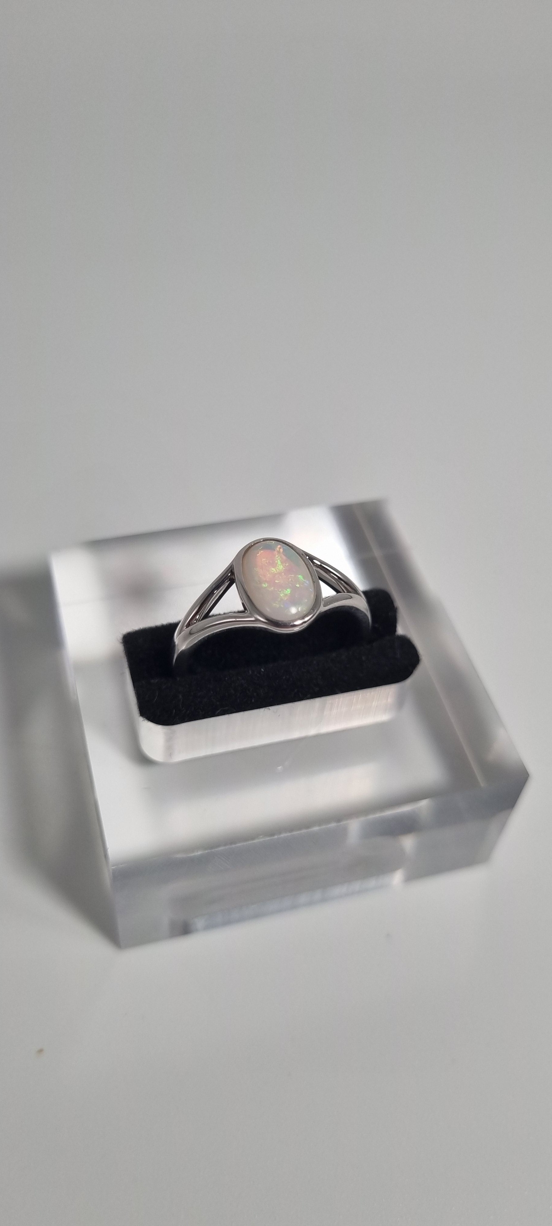 1ct Solid Semi Crystal Opal